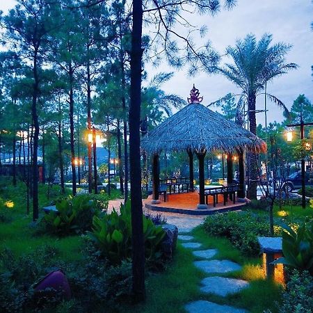Nanjing Bali Yuanshu Vogue Hotspring Hotel Екстер'єр фото
