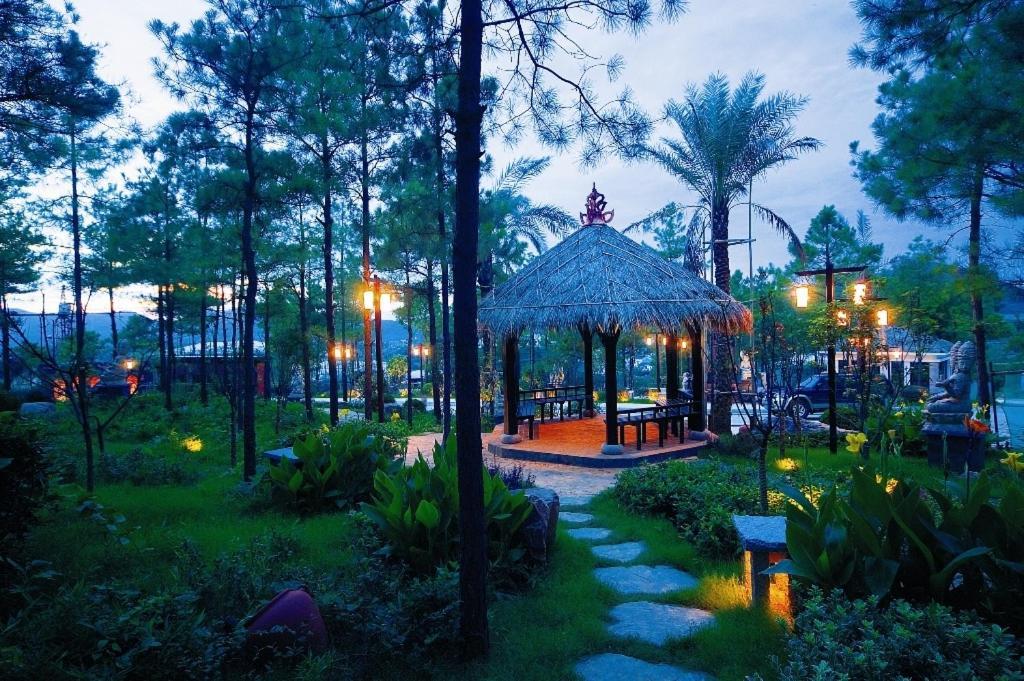 Nanjing Bali Yuanshu Vogue Hotspring Hotel Екстер'єр фото