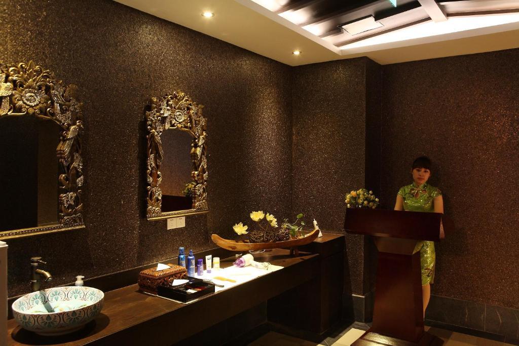 Nanjing Bali Yuanshu Vogue Hotspring Hotel Екстер'єр фото