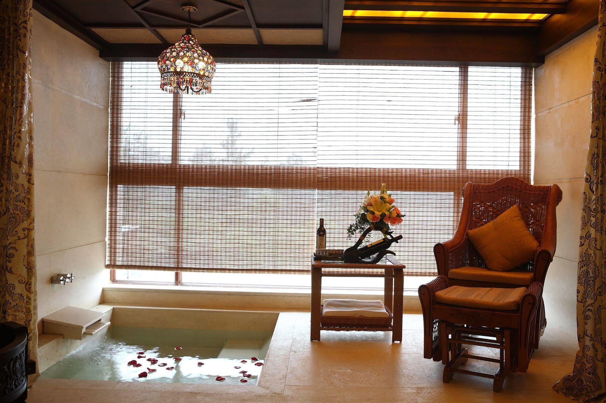 Nanjing Bali Yuanshu Vogue Hotspring Hotel Екстер'єр фото