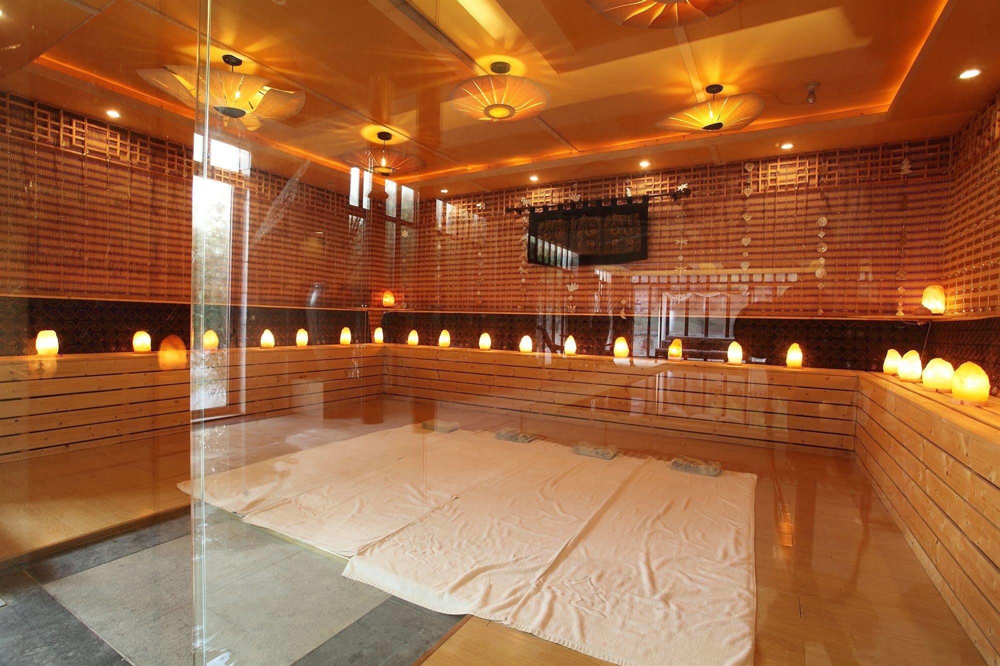 Nanjing Bali Yuanshu Vogue Hotspring Hotel Екстер'єр фото